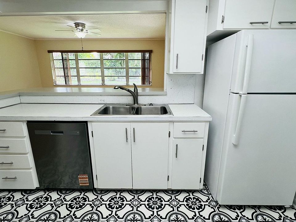 1st image of 6831 Eastview Dr