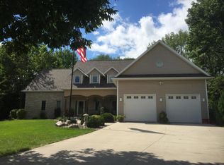 4841 Veranda Ct, Manitowoc, WI 54220