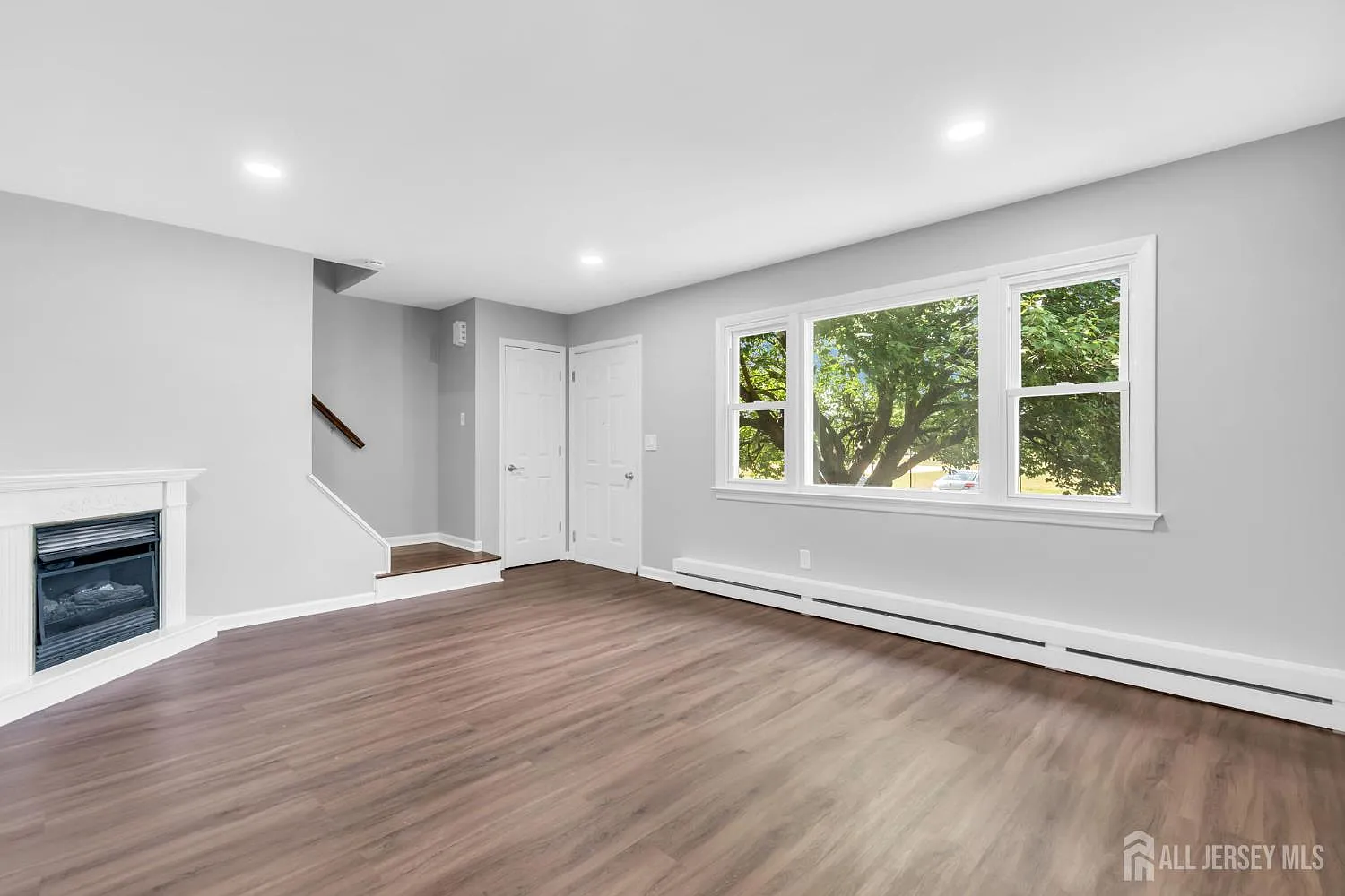 3 bed, 1.0 bath, $3,000 — Photo 4