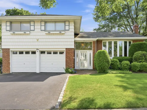 1 S Oaks Boulevard, Plainview, NY 11803