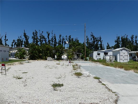 3rd image of 7160 Ladyfish Dr