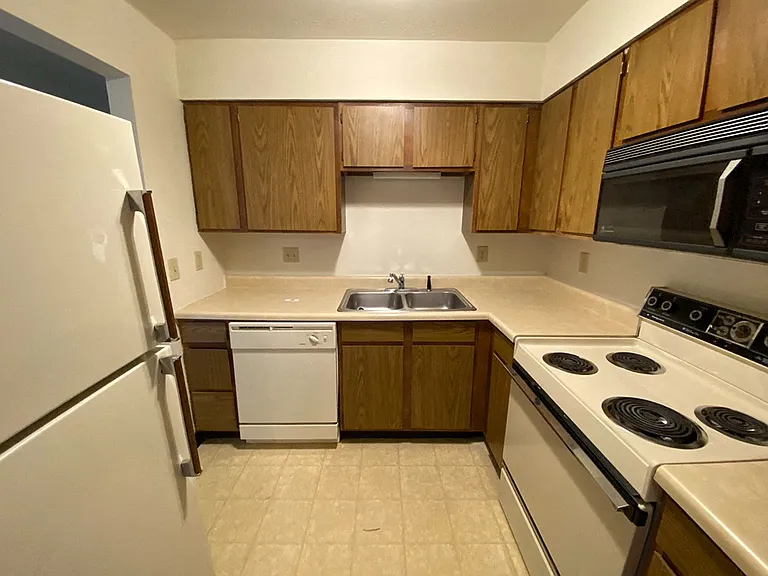 Summit Pointe — Photo 11