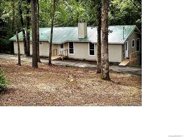 427 Busch Hill Dr, Wetumpka, AL 36093
