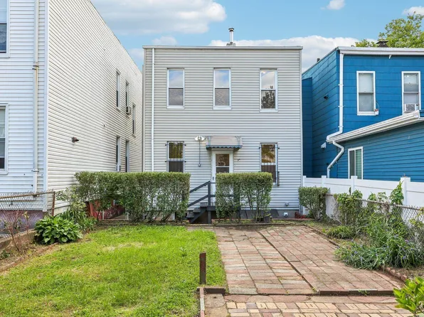 196 Clendenny Avenue image 24 of 26