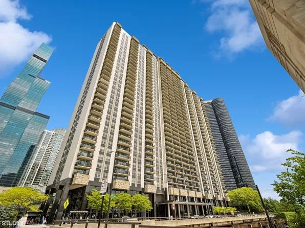 400 E Randolph St APT 826, Chicago, IL 60601