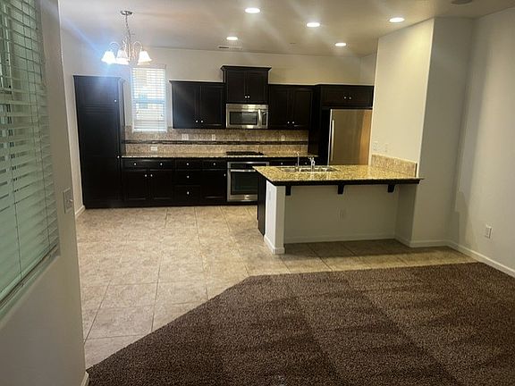 3rd image of 3252 W Arbor Dr