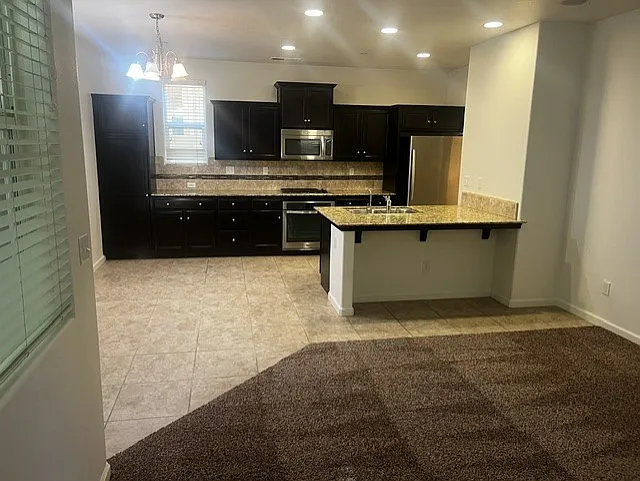 3252 W Arbor Dr — Photo 3