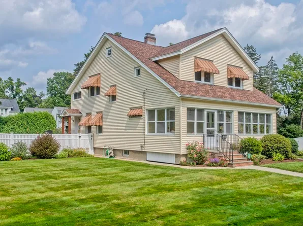 8 Burnett Ave, South Hadley, MA 01075