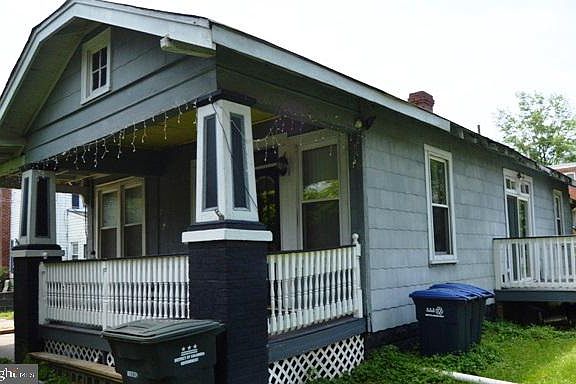 2nd image of 4333 Hayes St NE