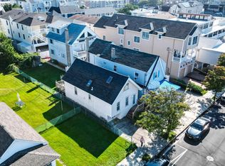 17 S Jefferson Ave, Margate City, NJ 08402