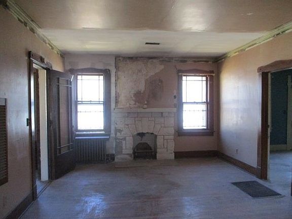 4th image of 1553 E McLemore Ave