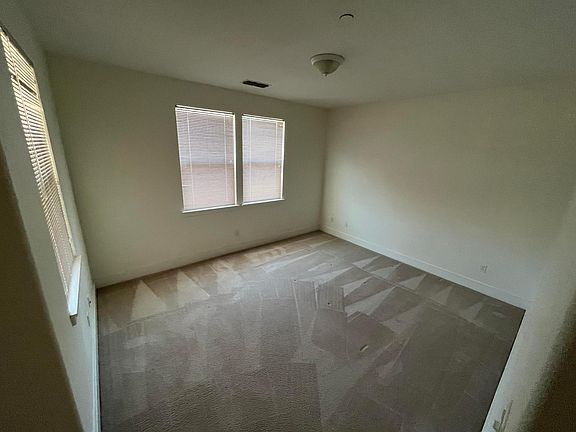 4th image of 1336 N Capitol Ave