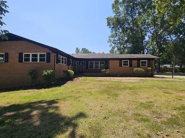1305 Dana Dr, Dalton, GA 30720