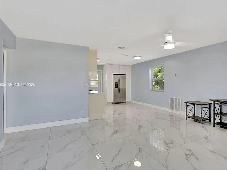 1008 Elm Rd #1 — Photo 4