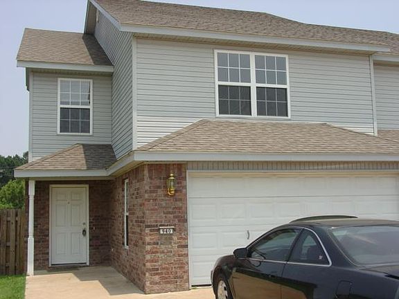 2nd image of 889 N Daisy Ln