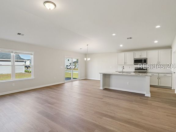 5th image of 99 Founders Walk