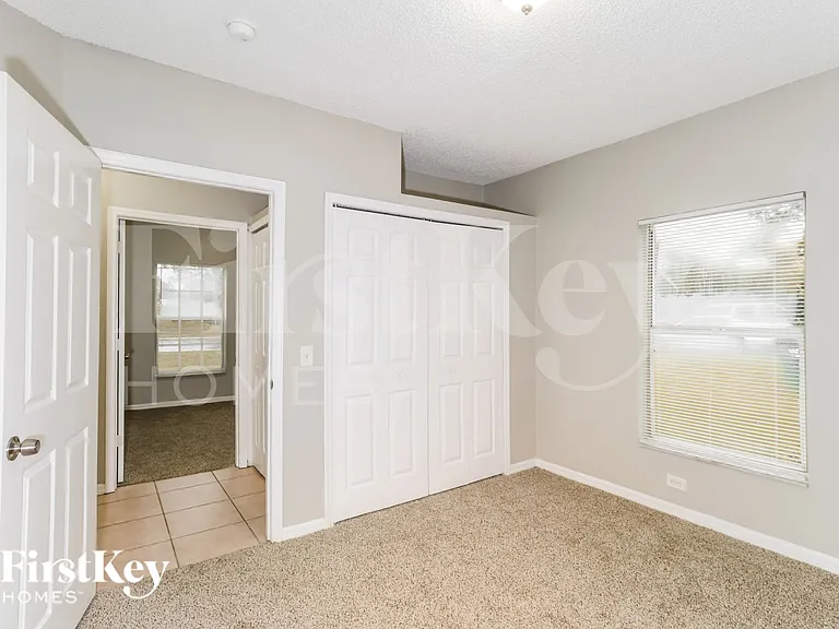 1164 Schumann Dr — Photo 10