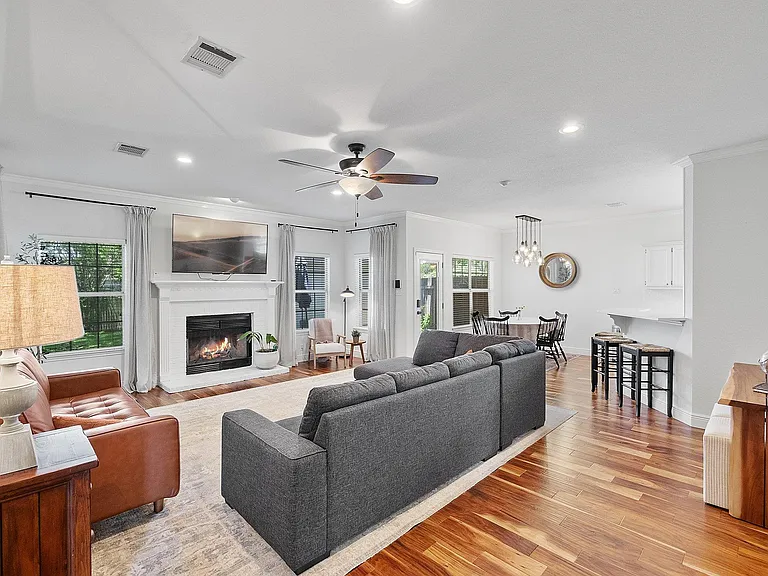 7600 Kiva Dr — Photo 2