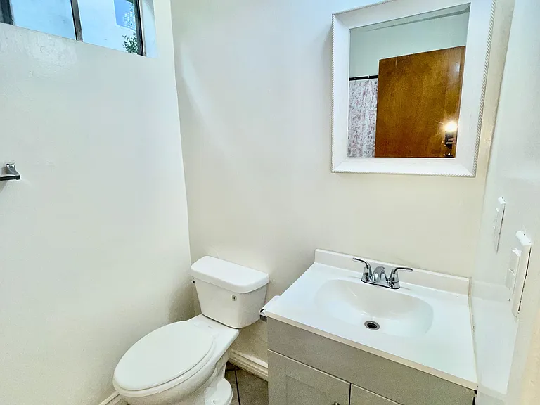 1226 Armacost Ave #2 — Photo 15