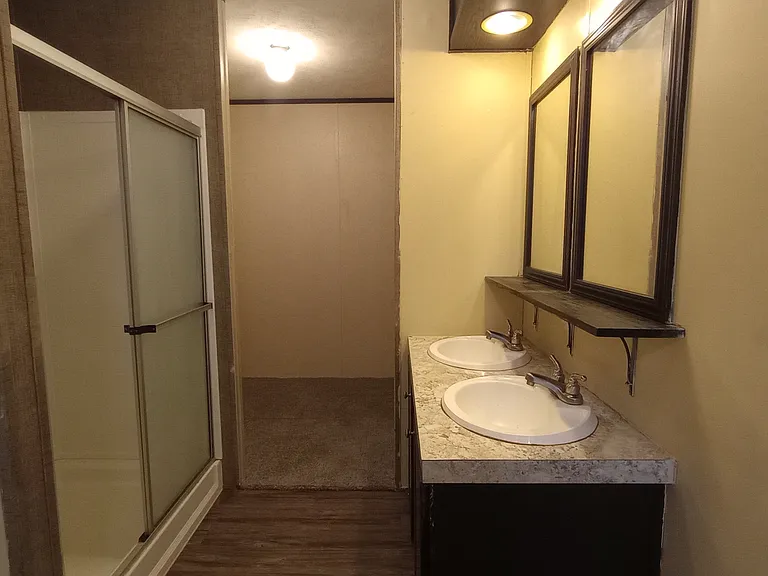 913 Western Trl — Photo 6