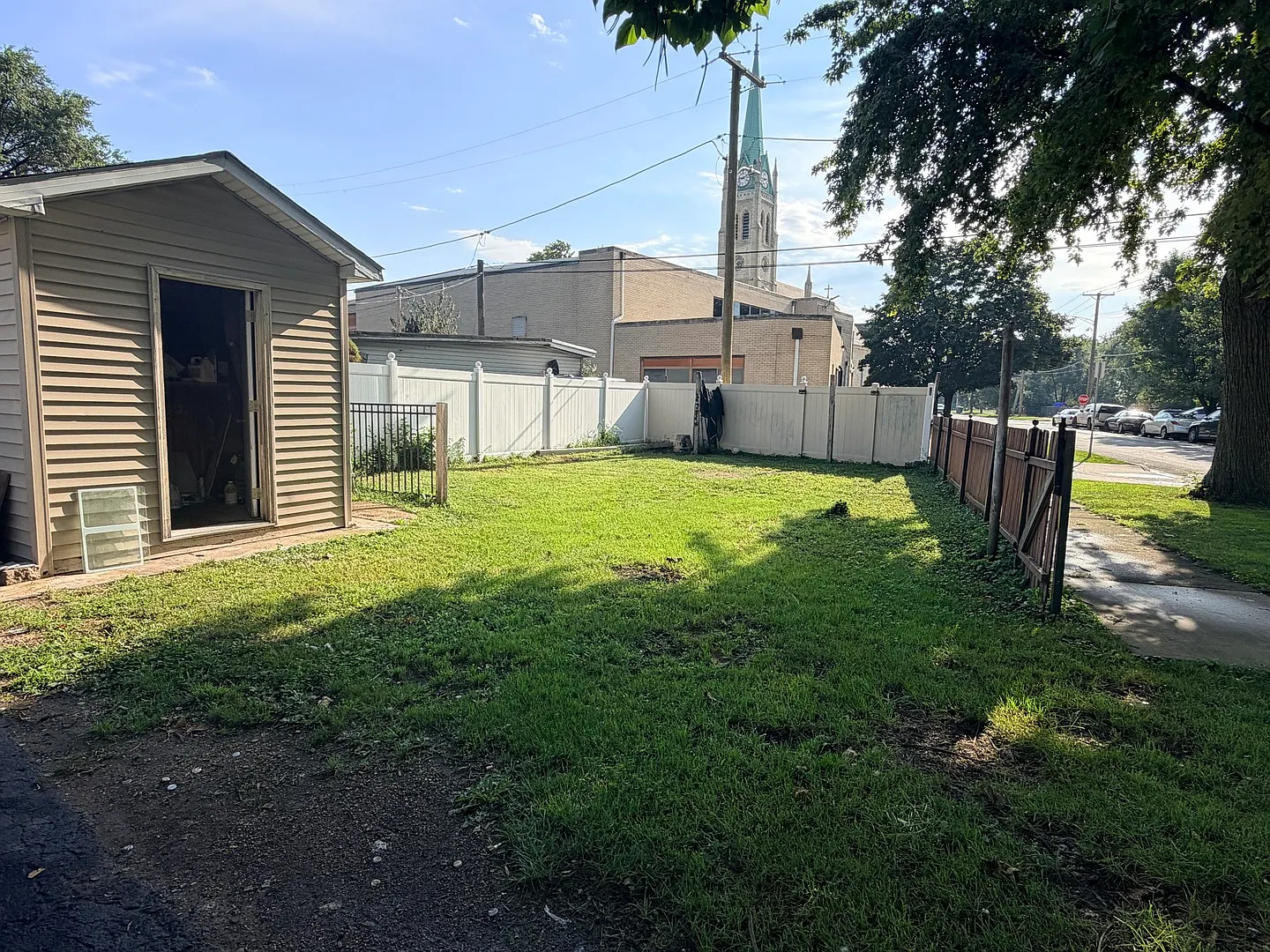 3 bed, 1.5 bath, 1290 sqft, $2,200 — Photo 4