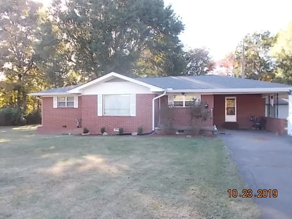 536 Washington Ave, Etowah, TN 37331