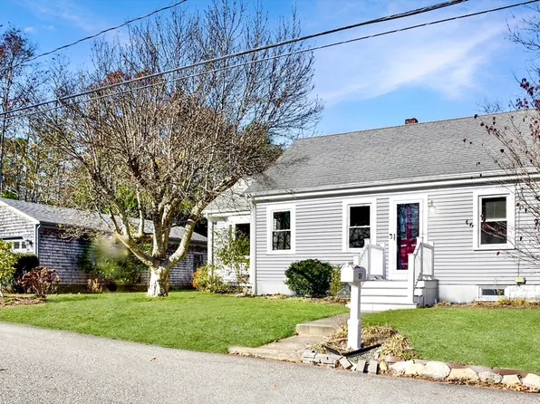 19 Bellevue St, Dartmouth, MA 02747