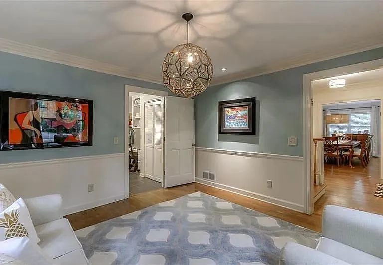 555 Greenland Rd — Photo 5