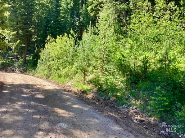 Atlanta Cir, Boise, ID 83716