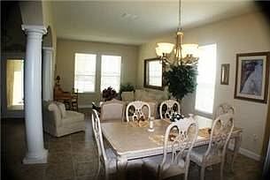 WHI5P1012SP-formal-dining-area