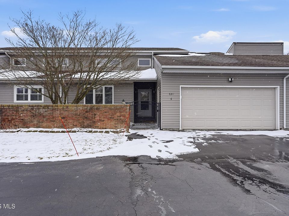 1st image of 821 Fox Run Rd APT 6