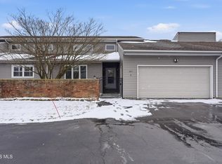 821 Fox Run Rd APT 6, Findlay, OH 45840