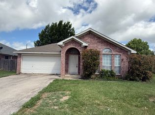 1142 Margie St, Burleson, TX 76028