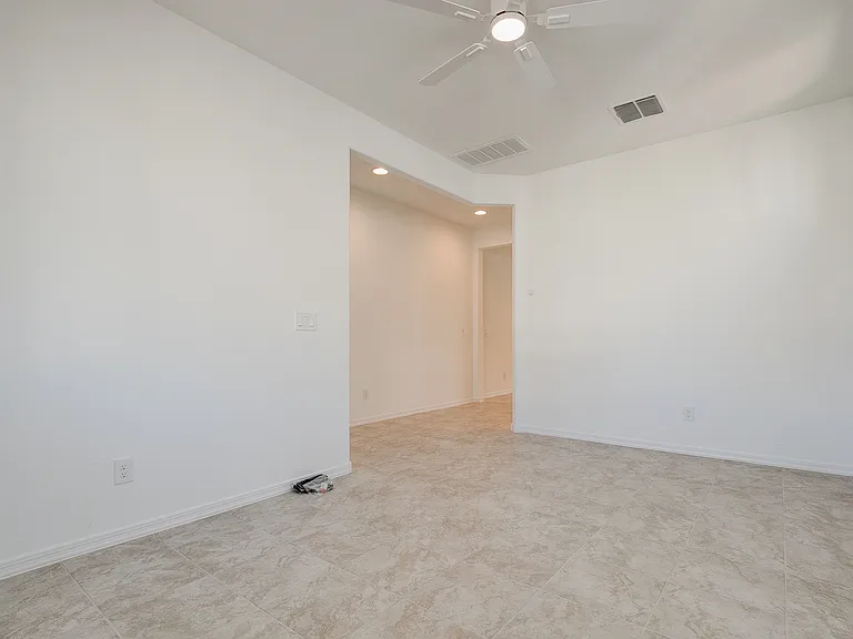 16805 W Shangri La Rd — Photo 7