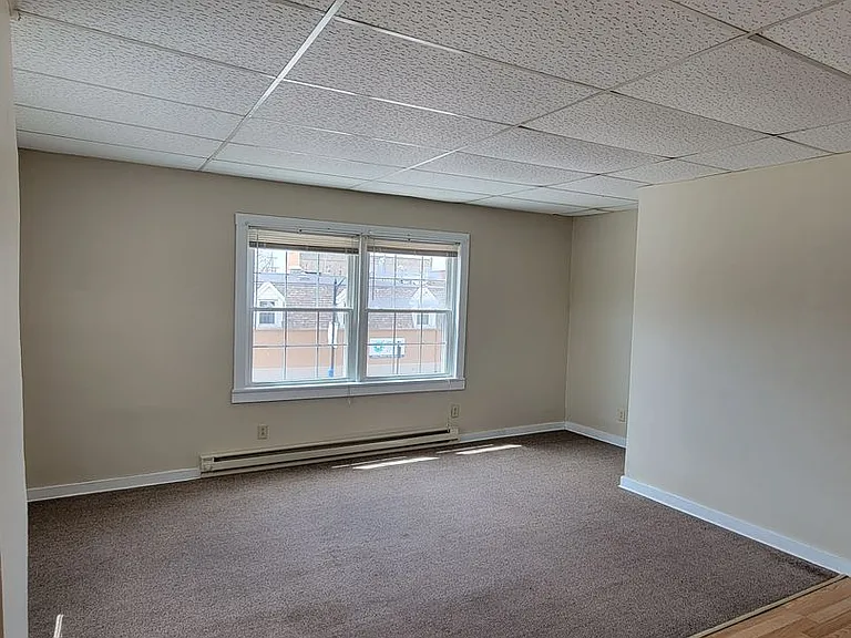 221 S Washington St #4 — Photo 3
