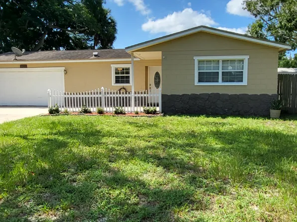 901 N Palm Dr SW, Largo, FL 33770