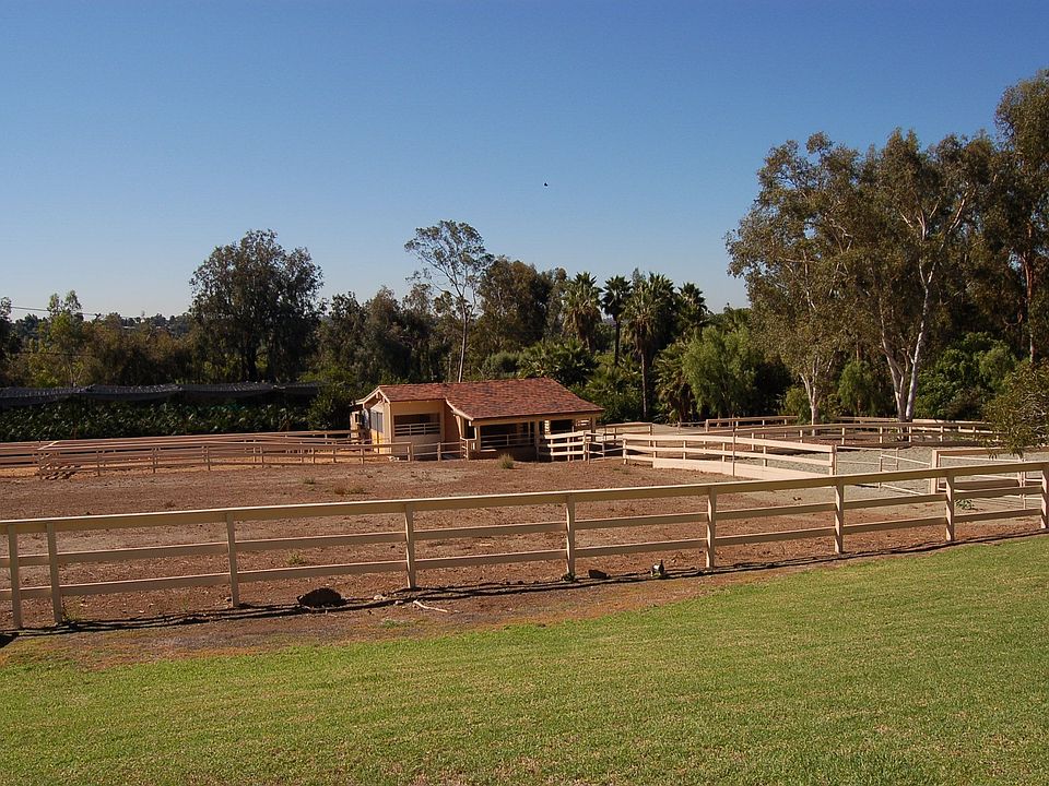 3.86 Acres w/3 Stall Barn 