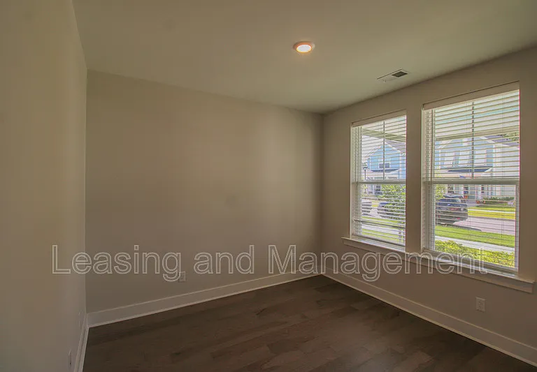 111 Crimson St — Photo 3