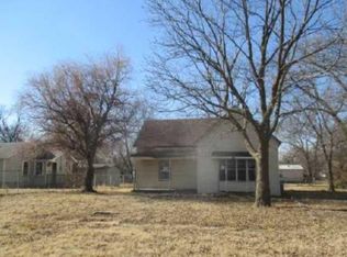 105 S Central Ave, Afton, OK 74331