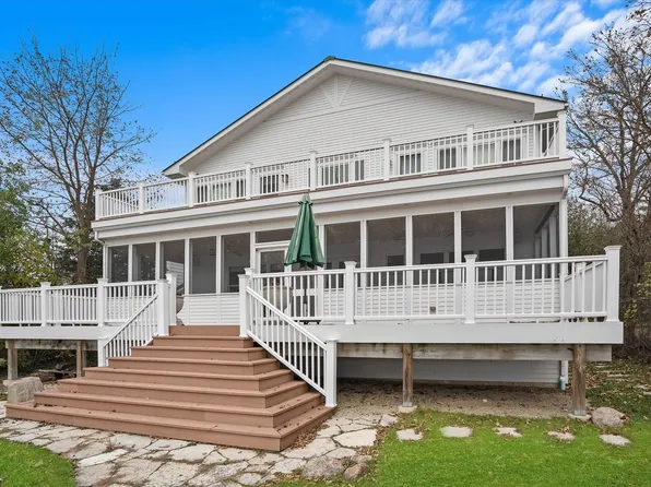 25750 W Cook Ave, Antioch, IL 60002