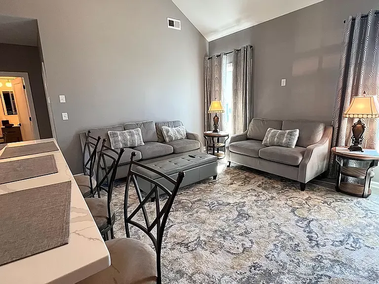 1737 Frankfort Ave #201 — Photo 9