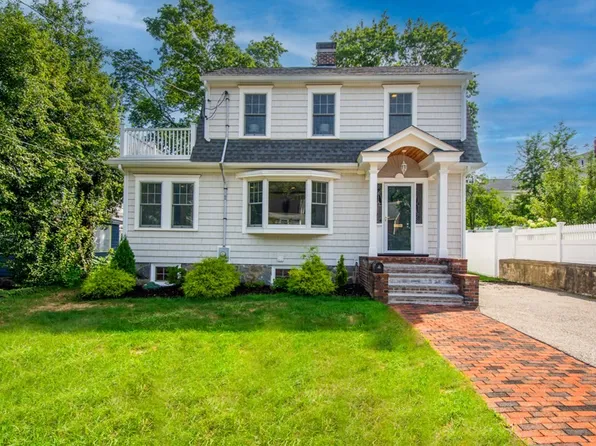 61 Willowdean Ave, West Roxbury, MA 02132
