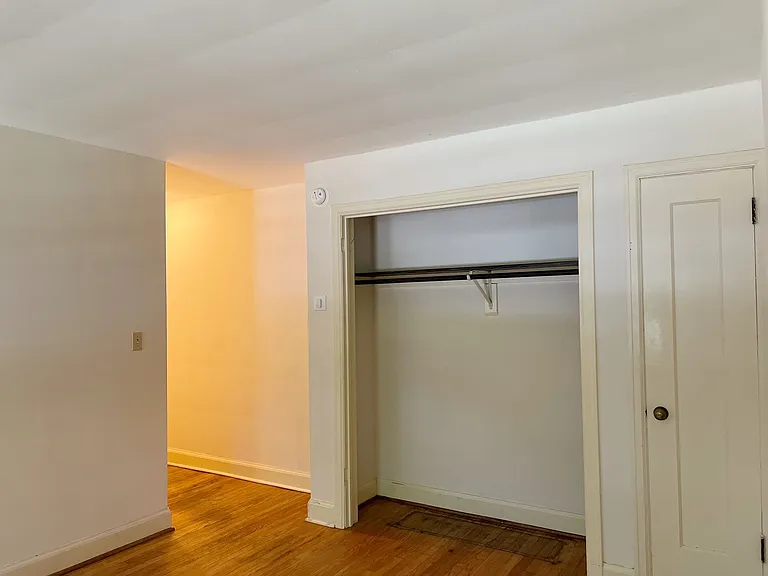 Amherst Woods Apartments — Photo 29