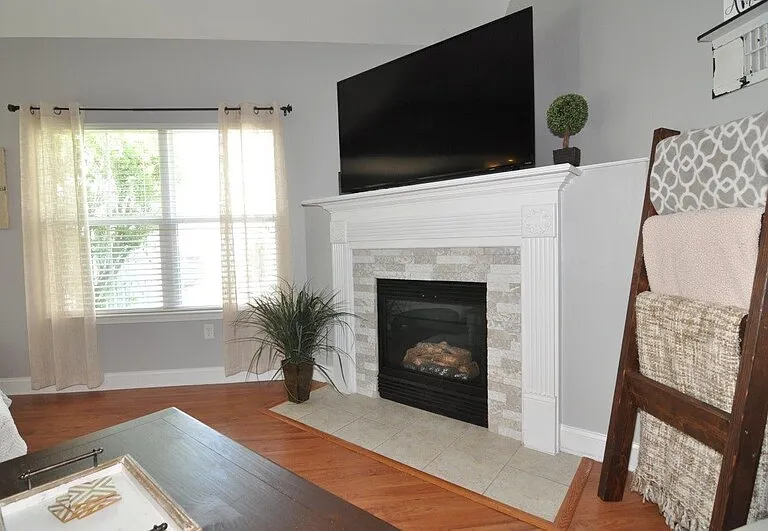156 Cottonham Ct — Photo 8