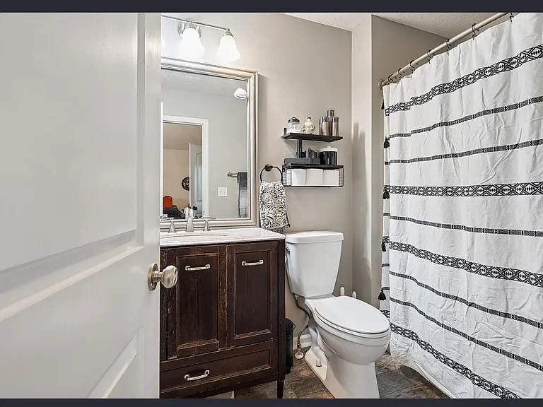 2839 SW Chestnut Dr — Photo 4
