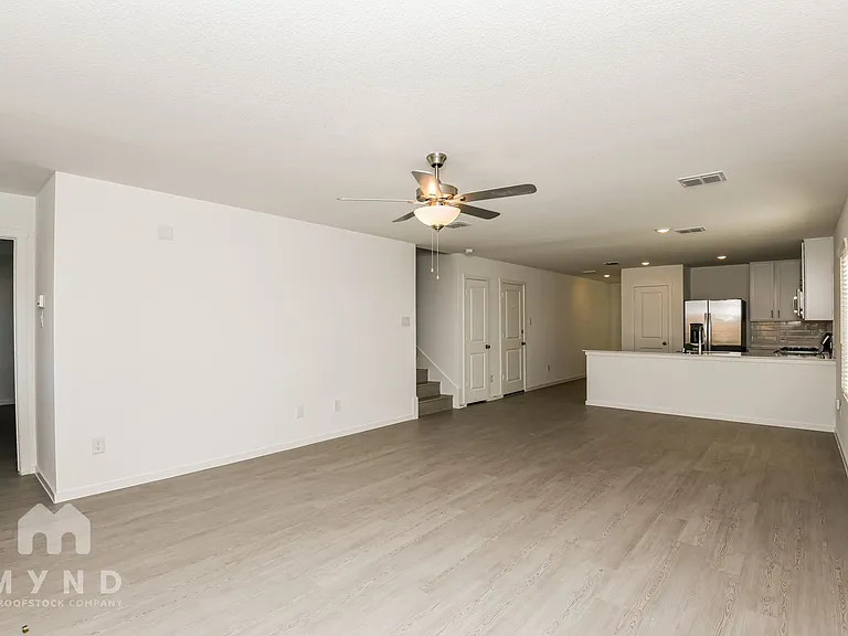 2700 Mistwood Dr — Photo 10