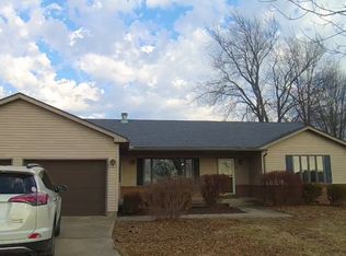 411 N Farley Rd, Oblong, IL 62449