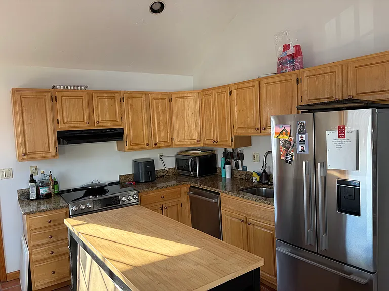 35 Raymond St #2 — Photo 6