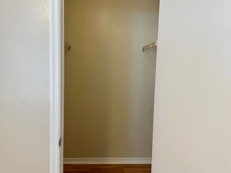 6052 Westgate Dr #203 — Photo 10