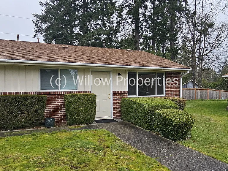 9205 Hipkins Rd SW #M — Photo 2